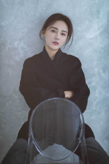 年轻的女老师在线